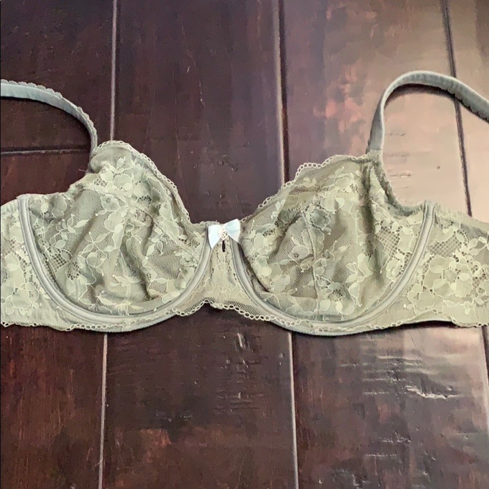 Victoria Secret Unluned Demi lace bra 34DDD